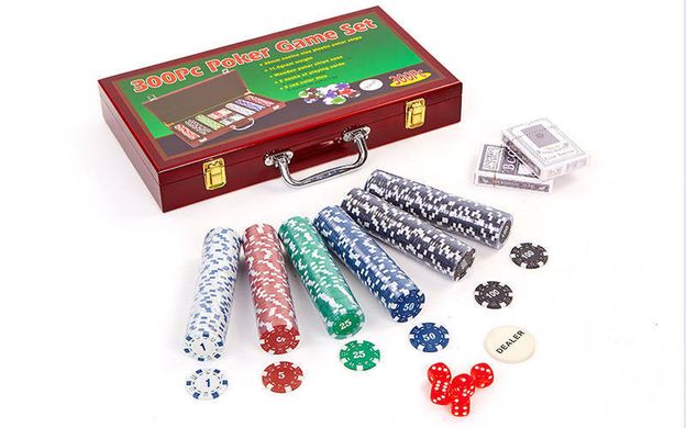 Покерный набор 300 фишек в деревянном кейсе IG-6643